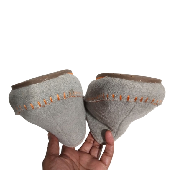 EMU Australia Gray Fabric Unisex Slippers Orange Stitch Moc Indoor Shoes W/7 M/6 - Picture 6 of 7